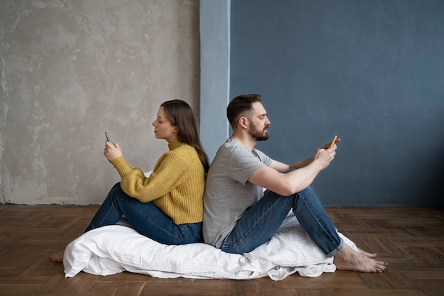 Free photo couple having communication problems