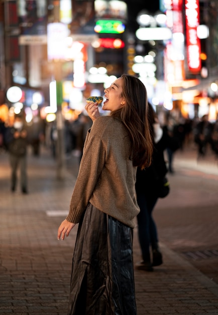 Free photo couple having a date at night