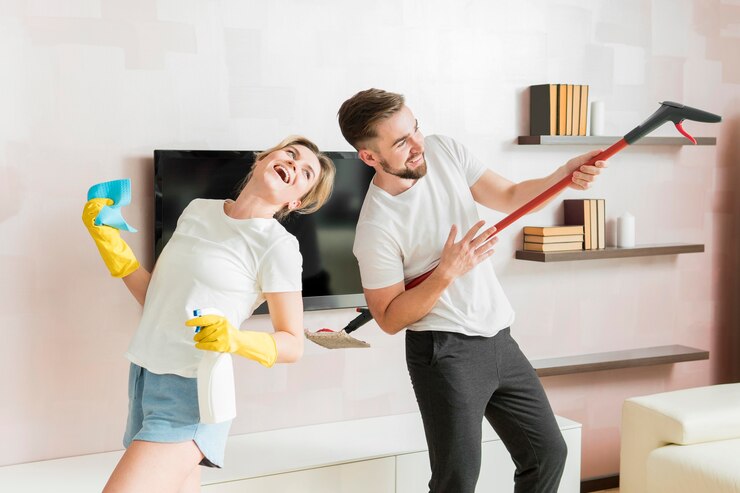 Free Photo couple indoors fooling around