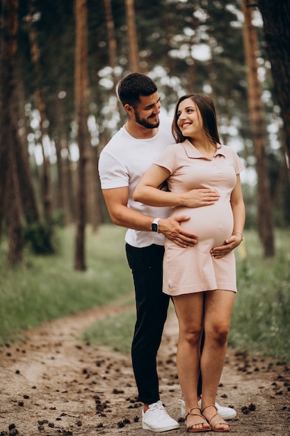 Пара беременна, ждет ребенка