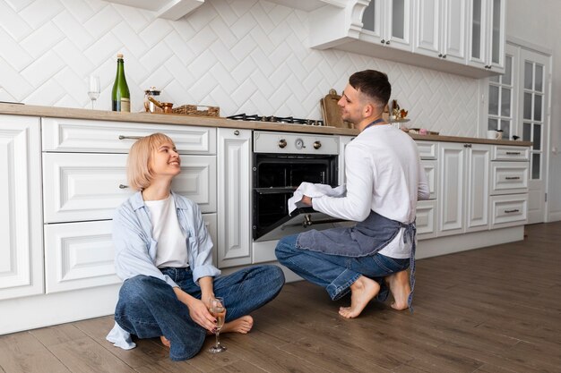Квадратная кухня гостиная 30 кв