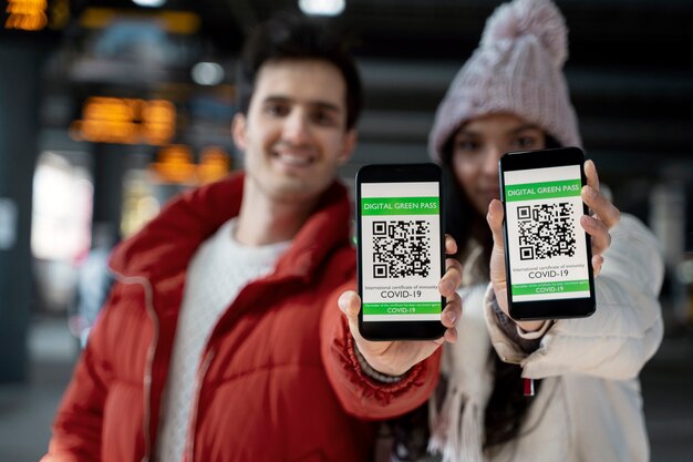 Couple traveling with vaccination passports