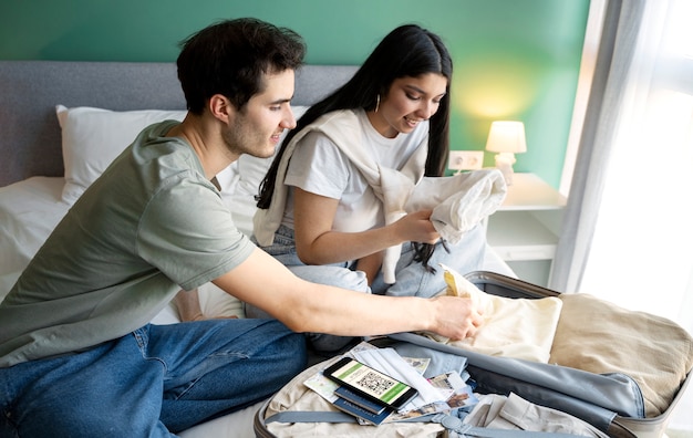 Couple traveling with vaccination passports