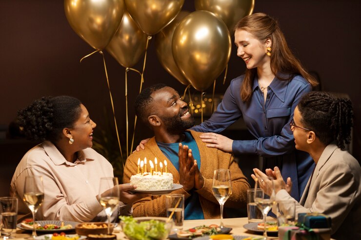 Free Photo couples celebrating birthday