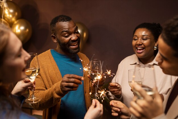 誕生日を祝うカップル