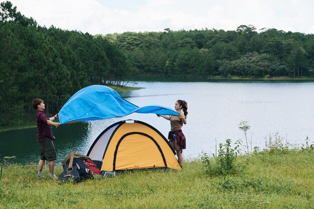 Covering tent