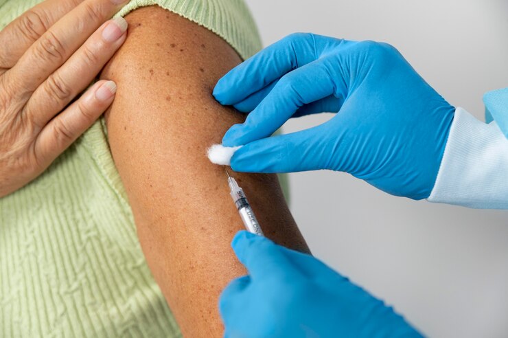 Free Photo covid vaccine to fight illness