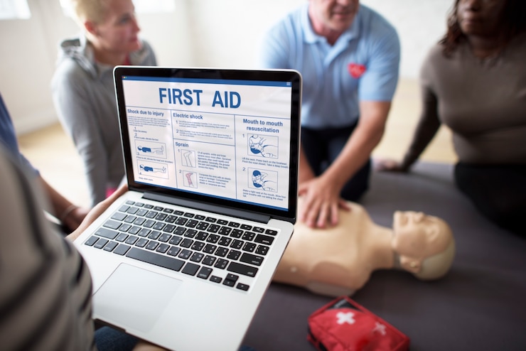 Free Photo cpr first aid training concept