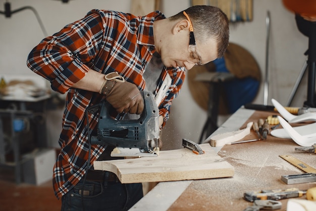 Craftsman using circular saw