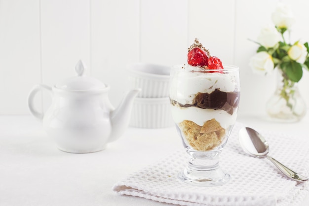 Foto gratuita dessert di crema