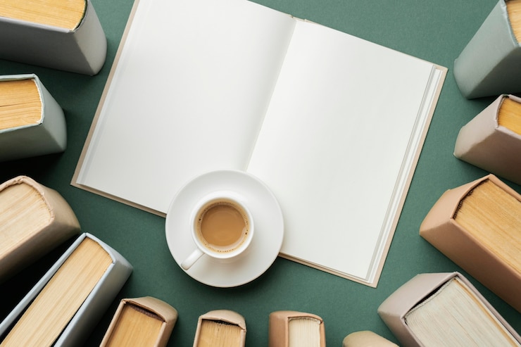 무료 Photo 다른 책과 cofee 한잔으로 창의적인 구색