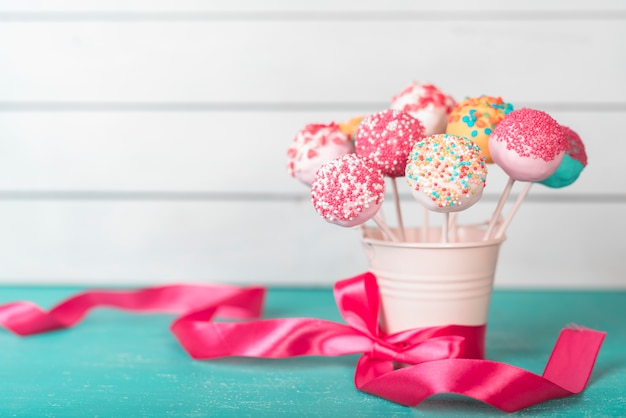 Free photo creative cake pop concept