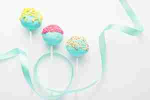 Free photo creative cake pop concept