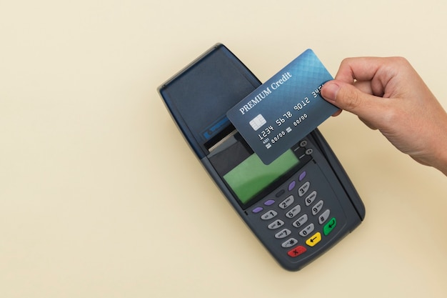 Credit card screen cashless payment in the new normal