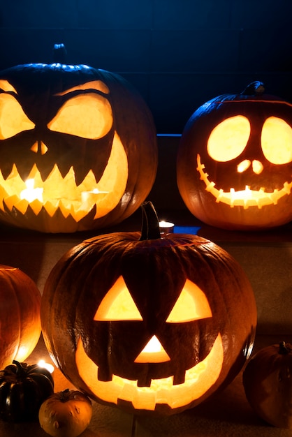 Free photo creepy halloween pumpkins on stairs