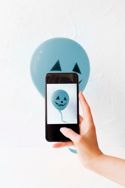 The Psychological Impact of Constant Mobile Notifications Effects and Solutions