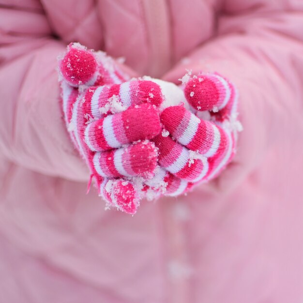 &quot;雪のボールを持って手袋を手に入れる&quot;