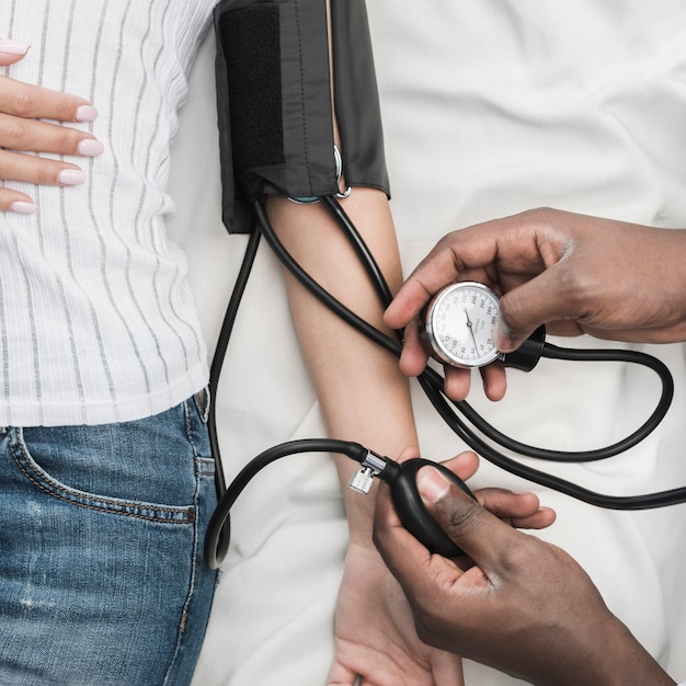 Crop medic measuring pulse