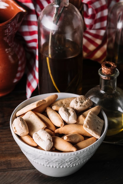 Croutons near oils