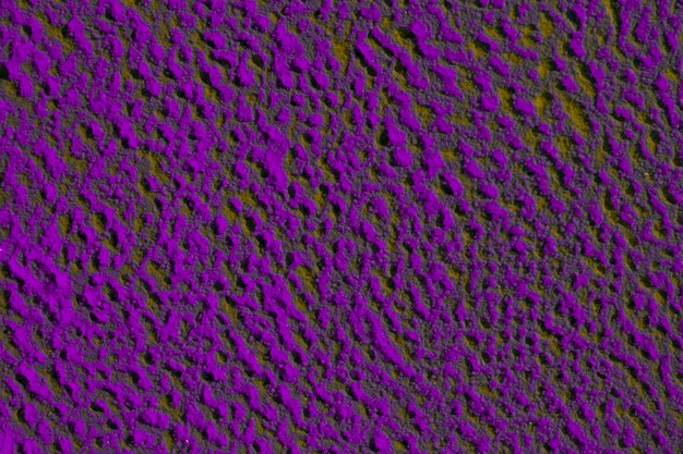 Переполненный рисованный дизайн на фиолетовом песке