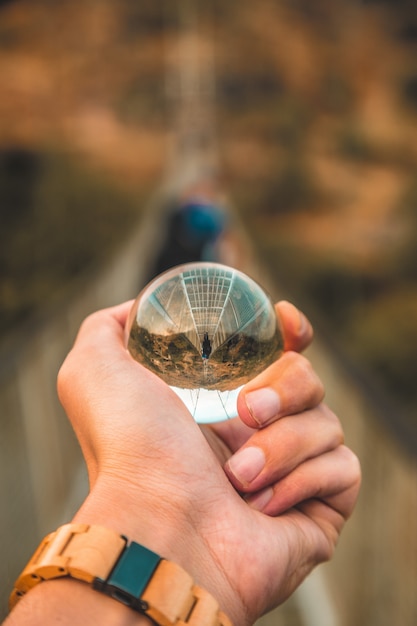 Foto gratuita colpo di sfera di cristallo