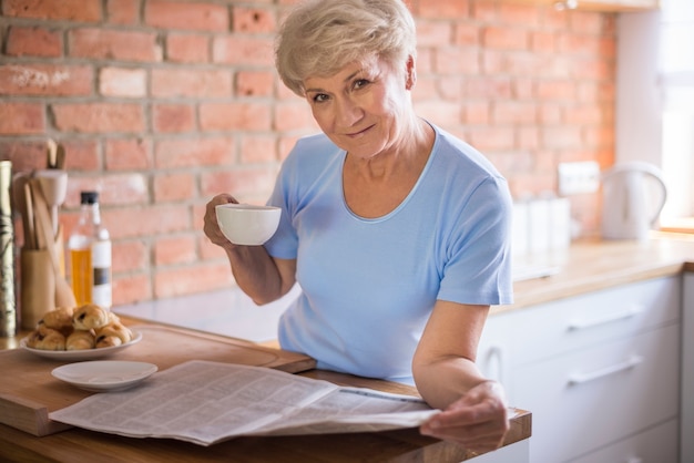 La tazza di caffè è migliore al mattino