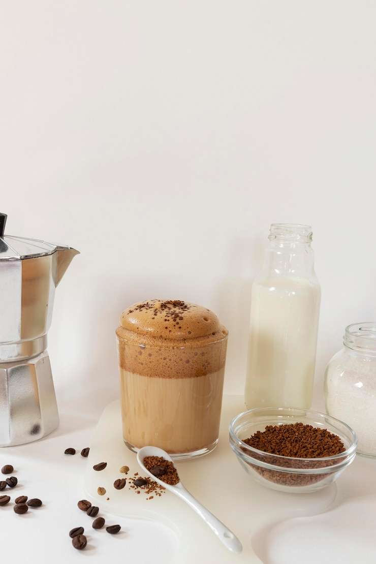 Free Photo cup of coffee on table