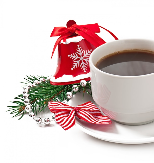 Free photo cup of espresso coffee and christmas decoration