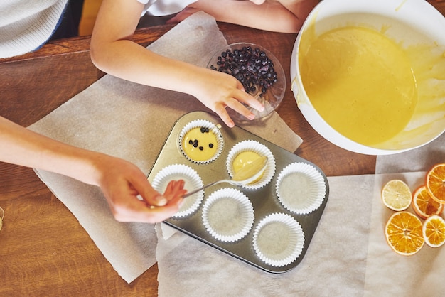 Free photo cupcake shape and dough