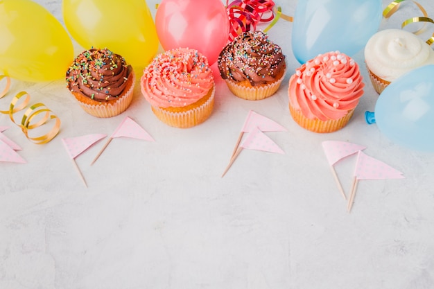 Free photo cupcakes and birthday stuff