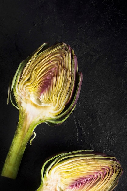 Free photo cut artichoke extreme close up