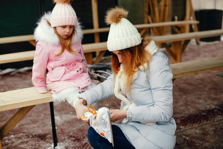 Free Photo cute and beautiful family in a winter city
