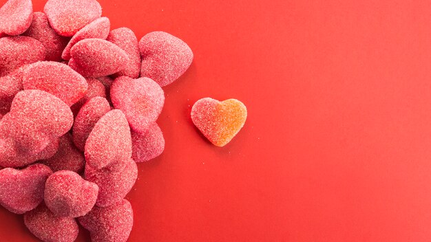 Симпатичные конфеты слышат кучу сердец