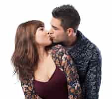 Foto gratuita carino coppia che si bacia