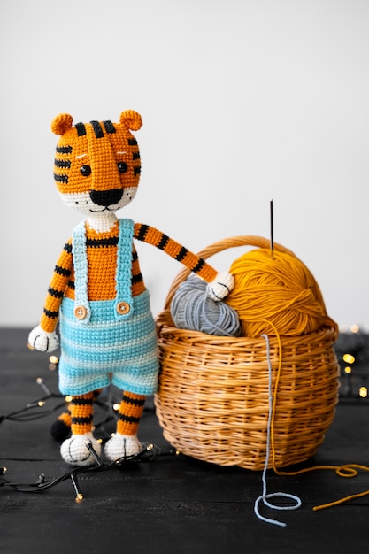 Бесплатное фото Миленькая плюшевая игрушка из вязания