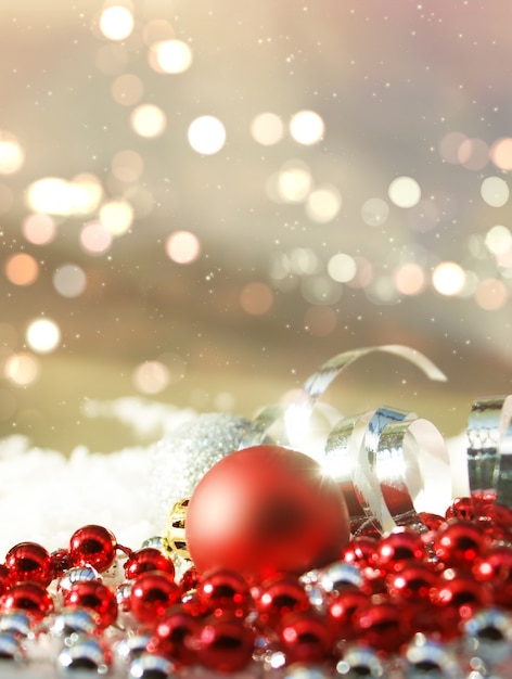 Foto gratuita decorazioni di natale su uno sfondo bokeh luci