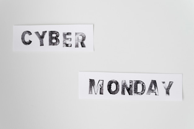 Free photo cyber monday text on plain background