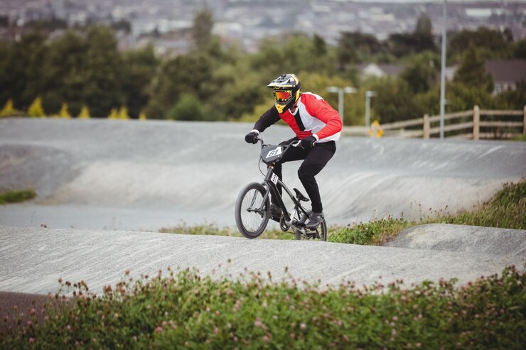 Free Photo cyclist riding bmx bike