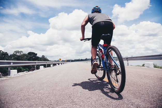 Free photo cyclist