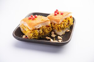 dabeli, kutchi dabeli or double roti is a popular snack food of india, originating in the kutch or kachchh region of gujarat