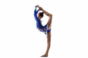 Free photo dancer girl doing standing splits