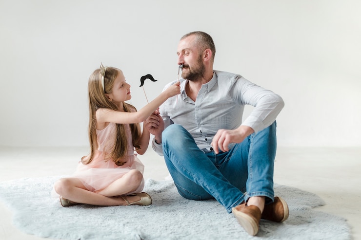 Free Photo daughter and dad on fathers day