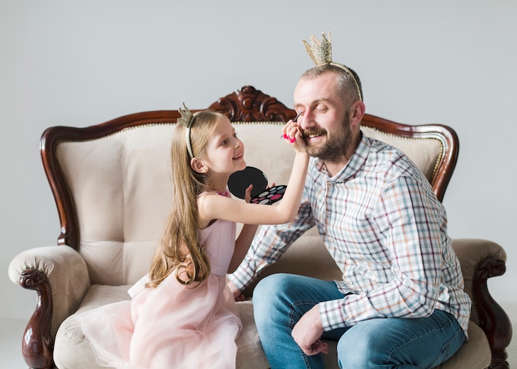 Free Photo daughter and dad on fathers day