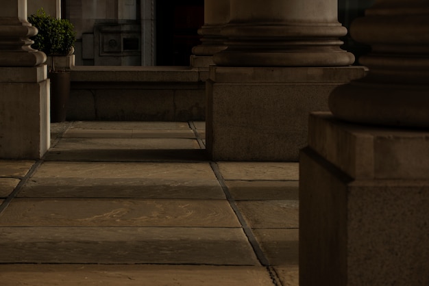 Free photo day in the city with architecture shadows