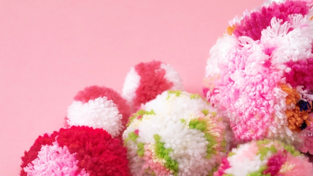 Free photo decirative pom poms close up detail