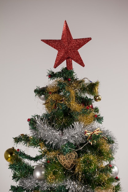 Free photo decorated christmas tree