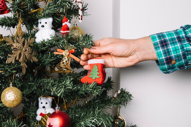 Decorating christmas tree