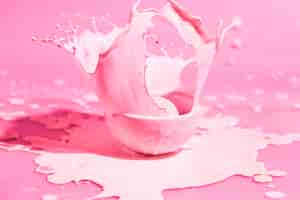 無料写真 ボウルにピンクの塗料で装飾