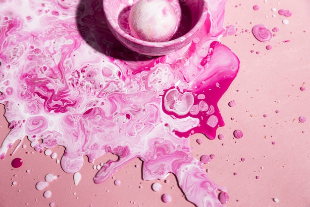 Free photo decoration with pink and white paint in a bowl