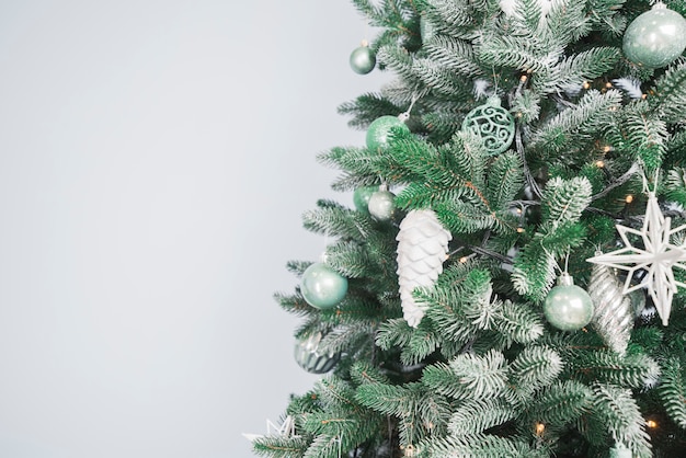 Free photo decorative christmas tree